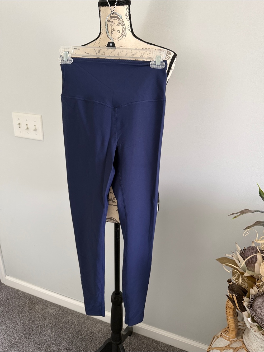 Victoria's Secret Navy V-Waist High-Rise Leggings